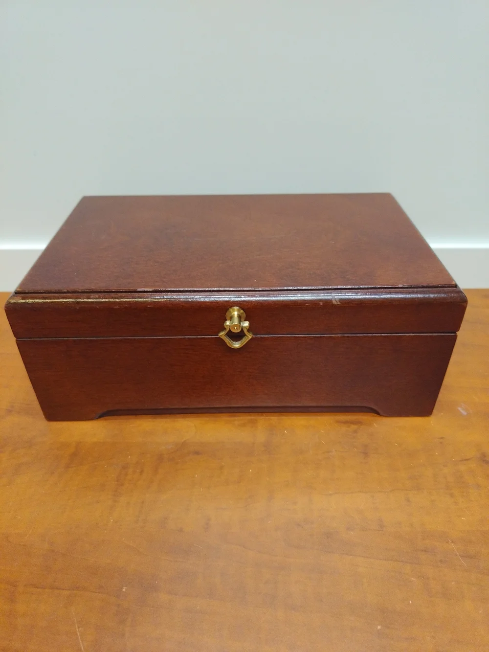VTG International Silver Company Wooden Jewelry Box W/ Red Velvet Lining 10X6X4